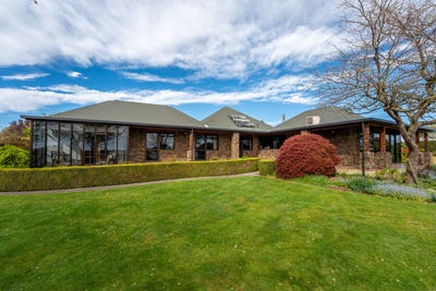 /international/nz/63-rosewill-valley-road-timaru-central-canterbury-380119866284/