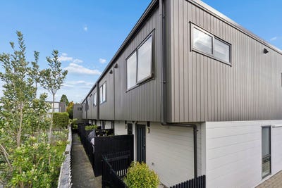 /international/nz/4-2-stokes-avenue-te-atatu-peninsula-auckland-380119936189/