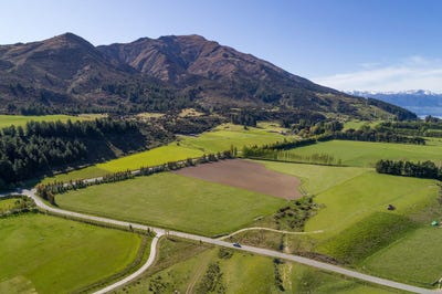 /international/nz/1-te-awa-road-lake-hawea-central-otago-lakes-district-380119984283/