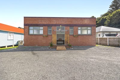 /international/nz/9-shore-street-andersons-bay-otago-380119866241/