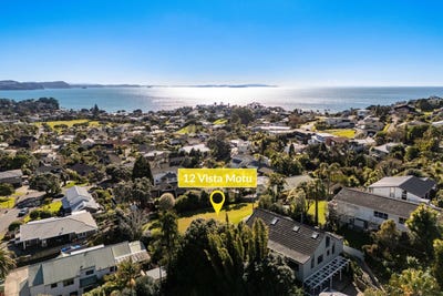 /international/nz/12-vista-motu-red-beach-auckland-380119879568/