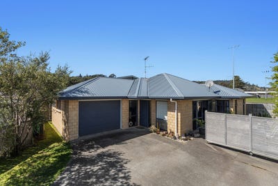 /international/nz/61a-domain-road-whakatane-bay-of-plenty-380120077130/