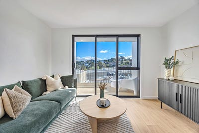 /international/nz/8-kanapa-road-northcross-auckland-380119805702/