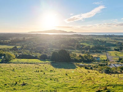/international/nz/251-huia-street-waikanae-wellington-380119803237/