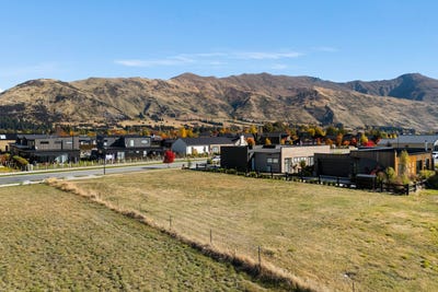 /international/nz/23-deans-drive-wanaka-central-otago-lakes-district-380119879924/