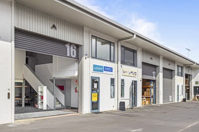 /international/nz/77-porana-road-wairau-valley-auckland-380119984032/