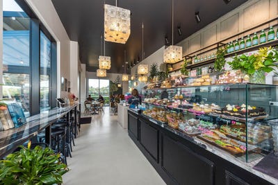 /international/nz/985-mount-eden-road-three-kings-auckland-380119830456/