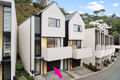 /international/nz/25-erica-pabst-way-island-bay-wellington-380119846449/