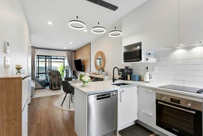 /international/nz/33-kiato-lane-flat-bush-auckland-380119821744/