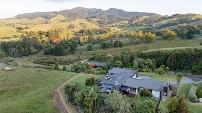 /international/nz/3-398-luck-at-last-road-cambridge-waikato-380119847658/