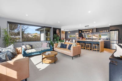 /international/nz/4-pioneer-crescent-helensburgh-otago-380119941576/