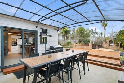 /international/nz/18-mcentee-road-waitakere-auckland-380119865263/