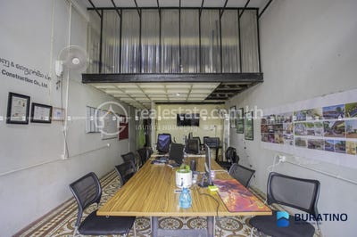 /international/kh/phsar-chas-daun-penh-phnom-penh-360107137008/