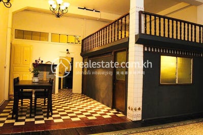 /international/kh/phsar-chas-daun-penh-phnom-penh-360107109607/