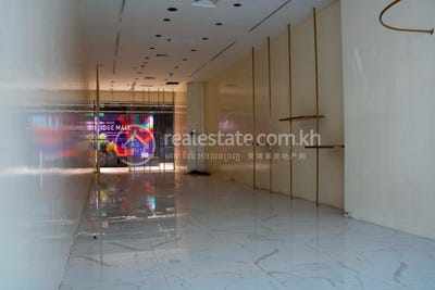 /international/kh/tonle-bassac-chamkarmon-phnom-penh-360107097566/