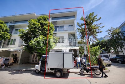 /international/kh/chrang-chamres-i-russey-keo-phnom-penh-360107144445/