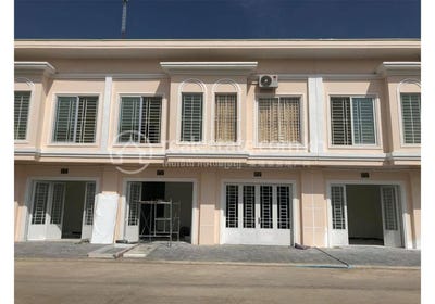 /international/kh/chaom-chau-por-sen-chey-phnom-penh-360107095180/