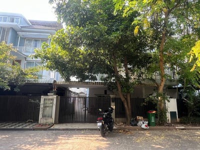 /international/kh/nirouth-chbar-ampov-phnom-penh-360108374215/
