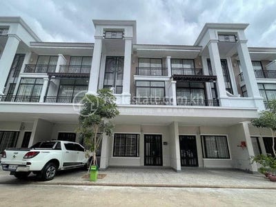 /international/kh/chak-angrae-kraom-meanchey-phnom-penh-360107108298/