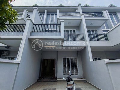 /international/kh/chaom-chau-por-sen-chey-phnom-penh-360107108749/
