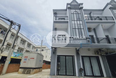 /international/kh/chaom-chau-1-por-sen-chey-phnom-penh-360107137224/