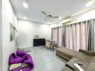 /international/kh/phsar-kandal-ii-daun-penh-phnom-penh-360107130293/