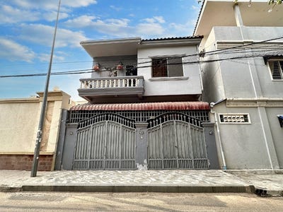 /international/kh/chakto-mukh-daun-penh-phnom-penh-360107106833/