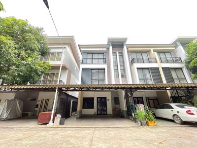/international/kh/nirouth-chbar-ampov-phnom-penh-360107916512/