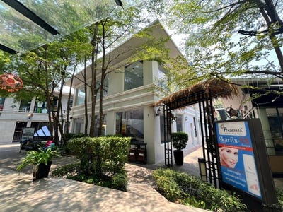 /international/kh/boeung-kak-1-toul-kork-phnom-penh-360107472304/