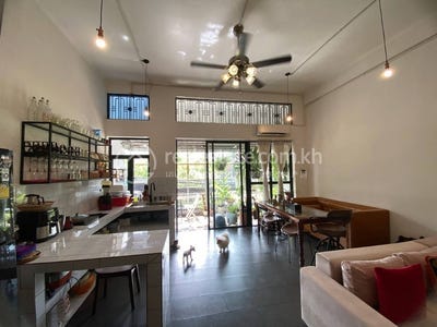 /international/kh/phsar-kandal-i-daun-penh-phnom-penh-360107109719/