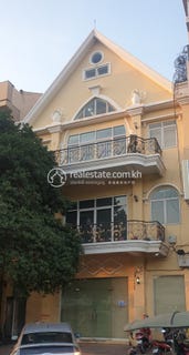 /international/kh/wat-phnom-daun-penh-phnom-penh-360107136250/