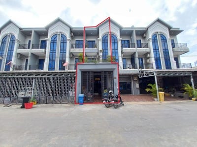 /international/kh/chaom-chau-3-por-sen-chey-phnom-penh-360107109477/