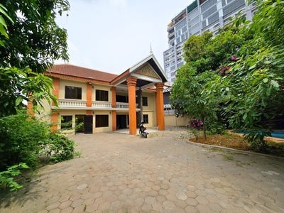 /international/kh/boeung-kak-2-toul-kork-phnom-penh-360107862740/
