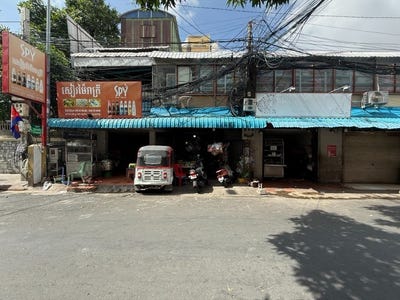 /international/kh/chakto-mukh-daun-penh-phnom-penh-360108327061/