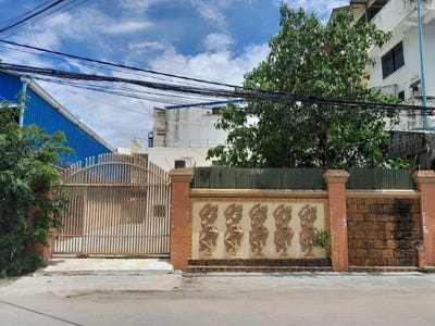 /international/kh/phsar-daeum-thkov-chamkarmon-phnom-penh-360107129467/