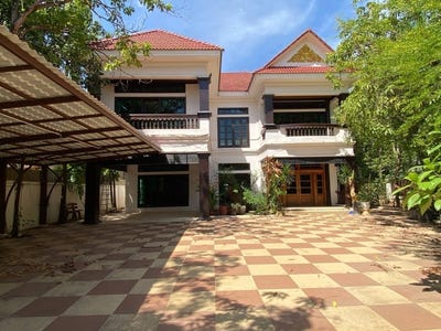 /international/kh/sala-kamraeuk-siem-reap-siem-reap-360108672686/