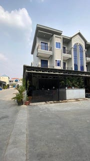 /international/kh/chaom-chau-3-por-sen-chey-phnom-penh-360107117606/