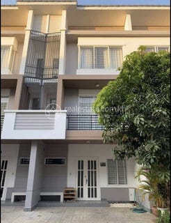 /international/kh/nirouth-chbar-ampov-phnom-penh-360107102886/