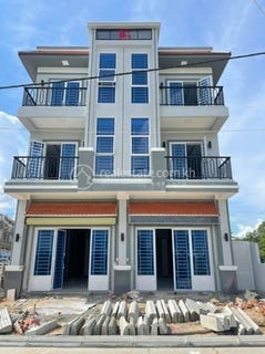 /international/kh/samraong-kraom-por-sen-chey-phnom-penh-360107118240/