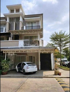 /international/kh/nirouth-chbar-ampov-phnom-penh-360107103407/