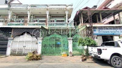 /international/kh/tumnob-tuek-chamkarmon-phnom-penh-360107109099/