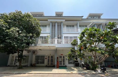 /international/kh/nirouth-chbar-ampov-phnom-penh-360108374233/