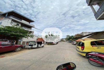 /international/kh/phnom-penh-thmey-sen-sok-phnom-penh-360107106769/