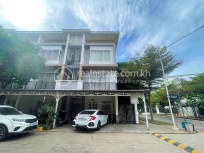 /international/kh/nirouth-chbar-ampov-phnom-penh-360107143109/