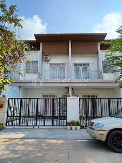 /international/kh/bak-kaeng-chroy-changvar-phnom-penh-360107131000/