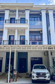 /international/kh/chak-angrae-kraom-meanchey-phnom-penh-360107108864/