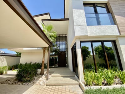/international/ae/saadiyat-beach-abu-dhabi-310101087134/?lang=fr