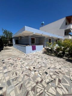 /international/al/durres-durres-310108676526/