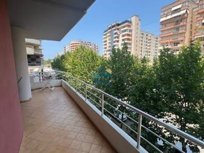 /international/al/vlore-vlore-310108405371/