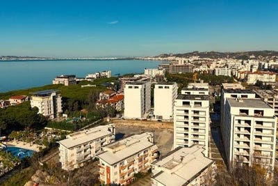 /international/al/durres-durres-120096491021/